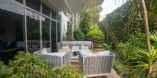 Casa / Venta / Moderna / Cartago / Residencial Montelimar / Lujosa / Grande